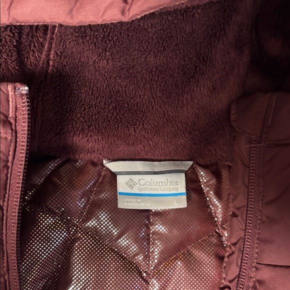Columbia Women's Maroon Hooded Puffer Jacket - Picture 3 of 6